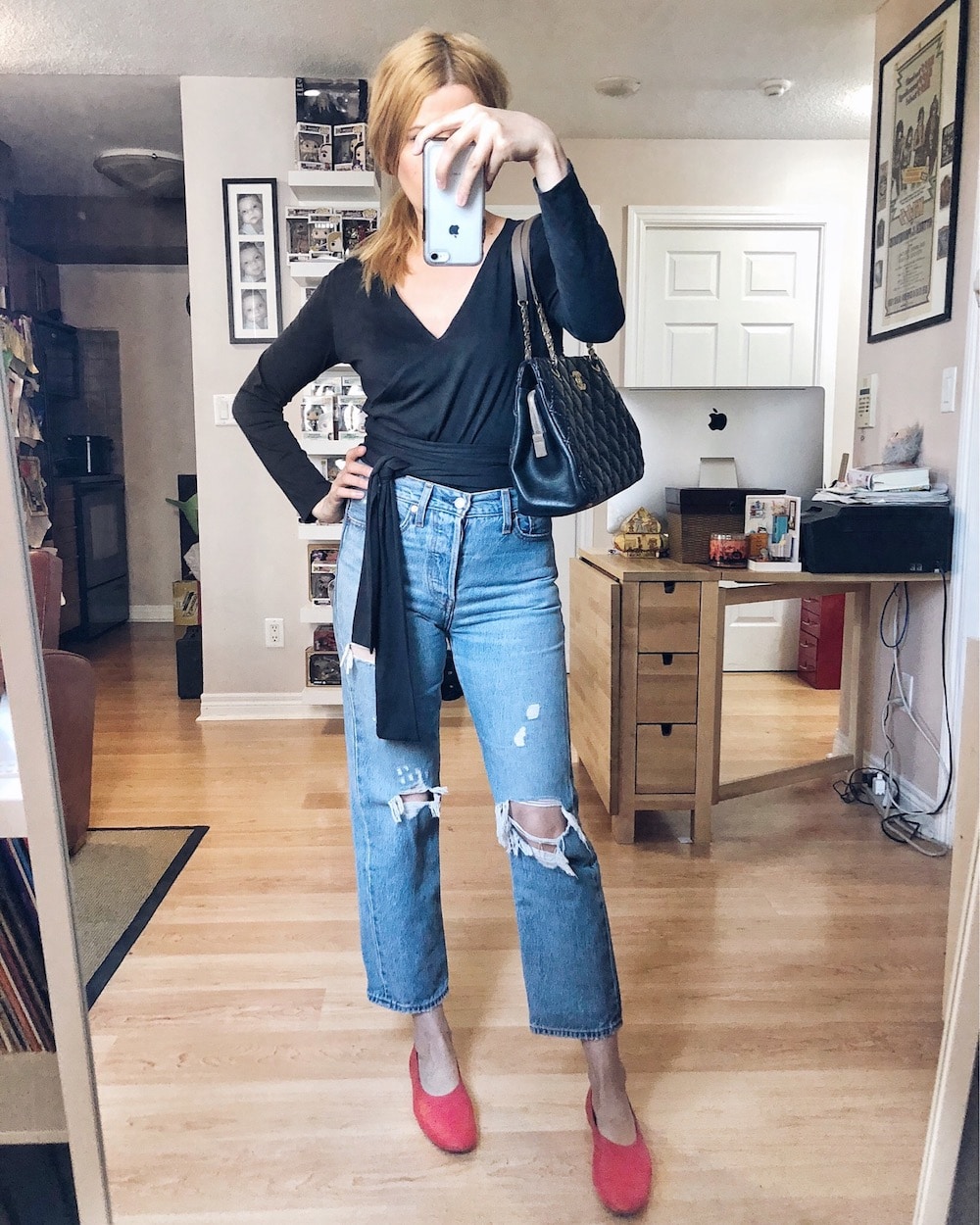What I Wore this week | Wrap top | Levis 501 | Everlane Flats | Chanel Bag | livelovesara What I Wore this week | Wrap top | Levis 501 | Everlane Flats | Chanel Bag | livelovesara
