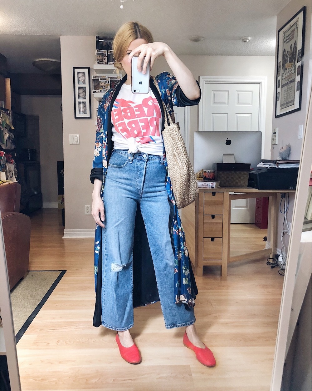 What I Wore this week | Rebel Rebel t-shirt | Levis Ribcage | Long Floral Robe | Red Everlane Flats | Circle bag | livelovesara What I Wore this week | Rebel Rebel t-shirt | Levis Ribcage | Long Floral Robe | Red Everlane Flats | Circle bag | livelovesara