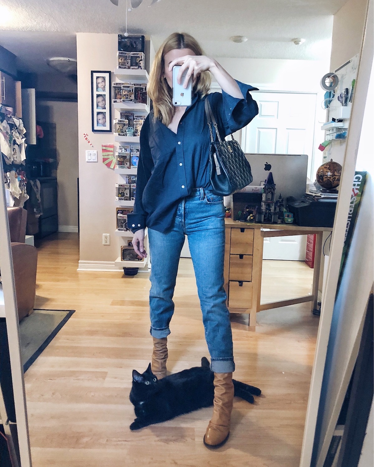 What I Wore this week | Everlane Blouse | Levis 501 Wedgie Icon | Free People Boots | Chanel bag | livelovesara