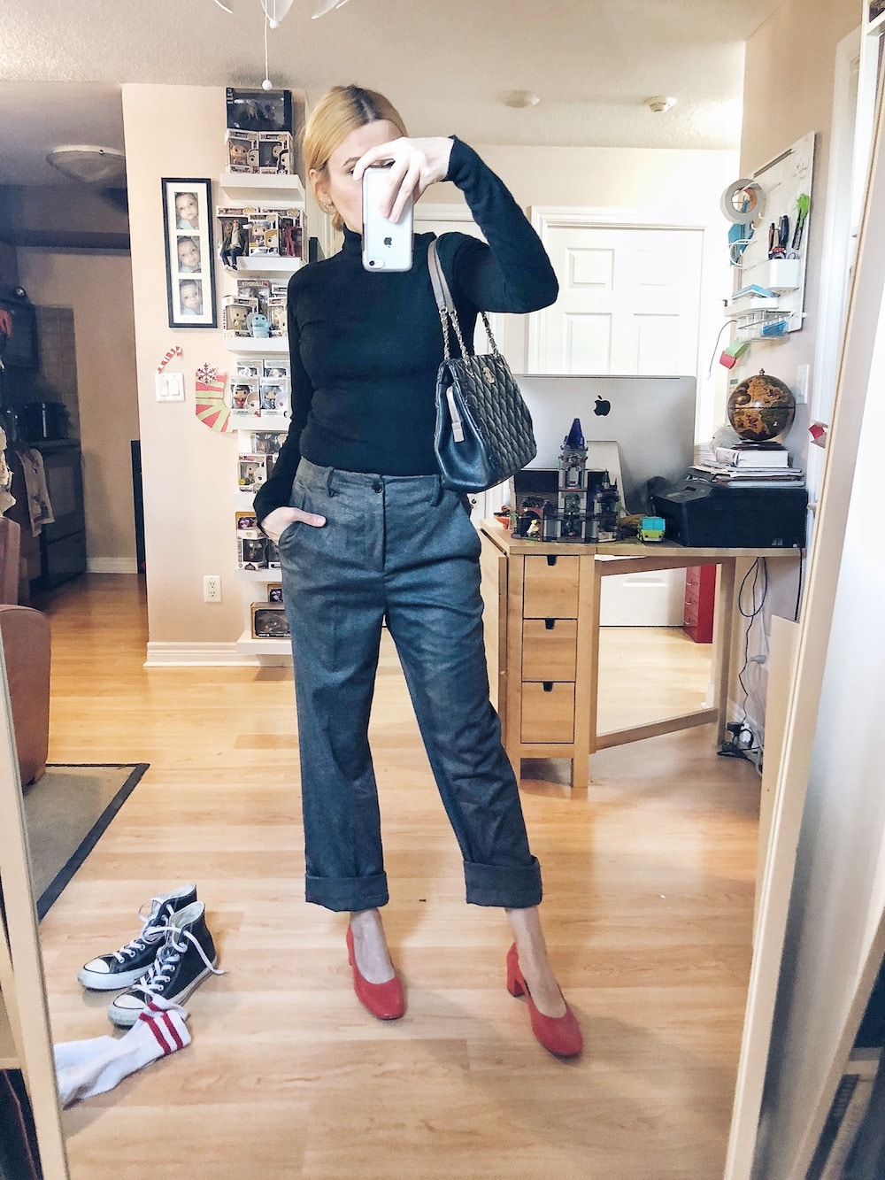 What I Wore this week | Black Turtleneck | Grey Trousers | Everlane Day Heels | Chanel bag | livelovesara