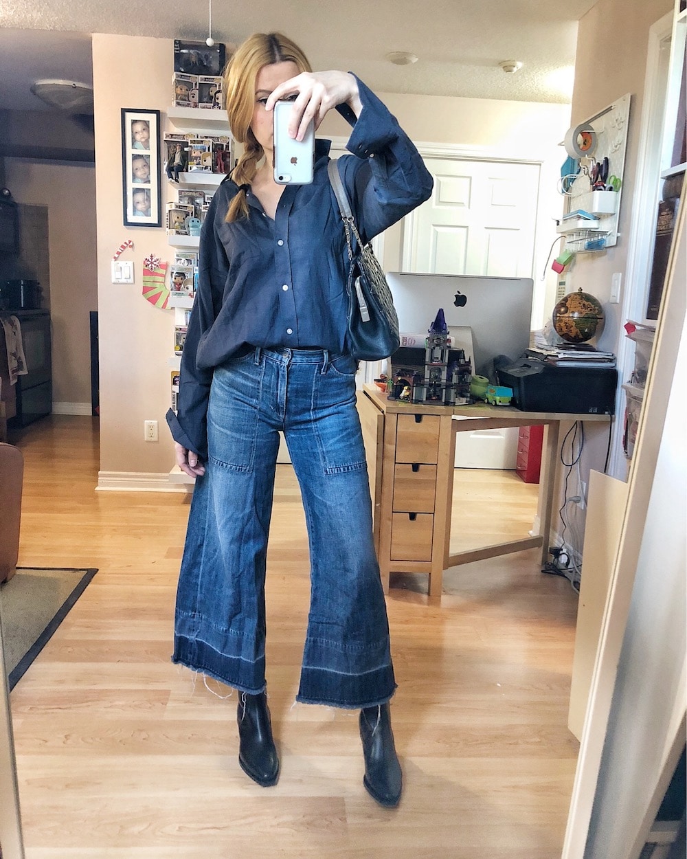 What I Wore this week | Everlane Oversized Blouse | Wide Leg Jeans | Everlane Boots | Chanel bag | livelovesara