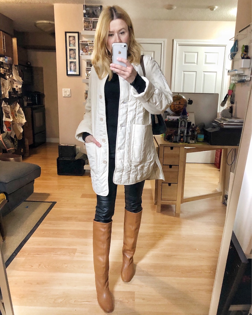 What I Wore this week | Black Turtleneck | Faux Leather leggings | Everlane Quilted Jacket | Everlane Boots | Chanel bag | livelovesara