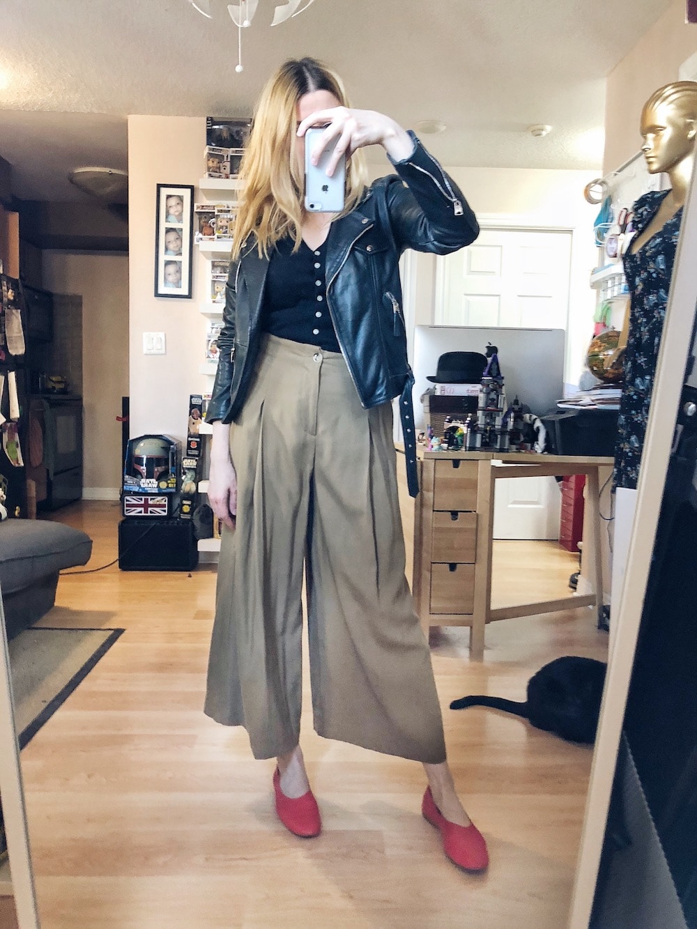 What I Wore this week | Everlane Cardigan | Black Leather Jacket | Wide Leg Trousers | Red Everlane Day Flats | livelovesara