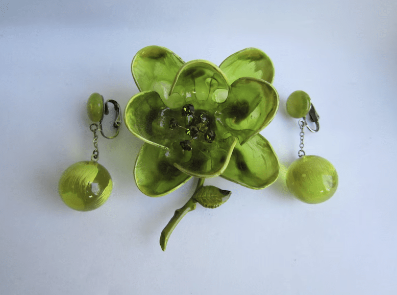 green flower brooch and earring set vintage