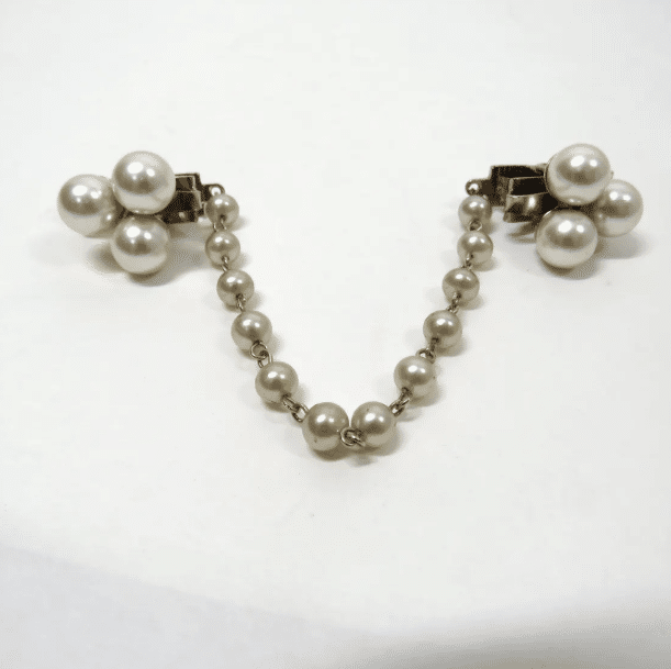Sweater clip guard faux pearl Vintage