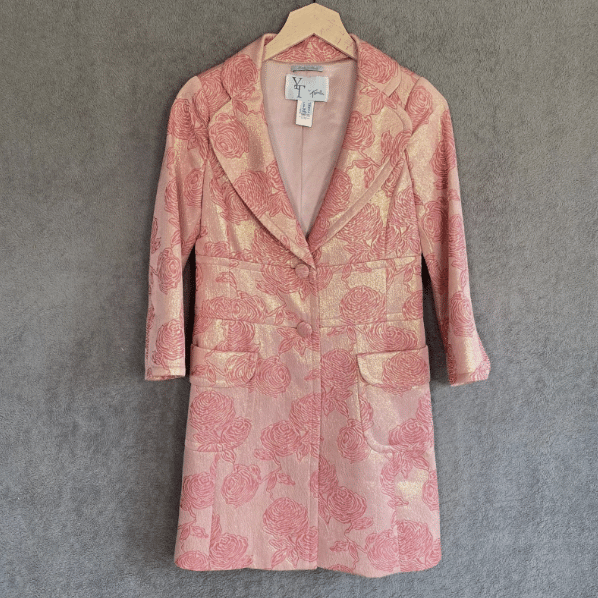 Vintage Travilla Womens Silk Blend Cottagecore Jacket pink with roses.