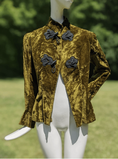 VICTORIAN 19TH C GREEN VELVET BUSTLE JACKET W SOUTACHE TOGGLE CLOSURE